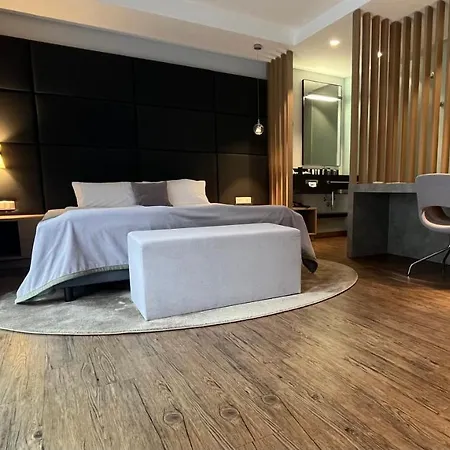 Otel Am Markt 4*
