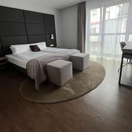 Am Markt Hotel 4*