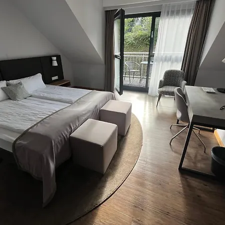 Отель Am Markt 4*